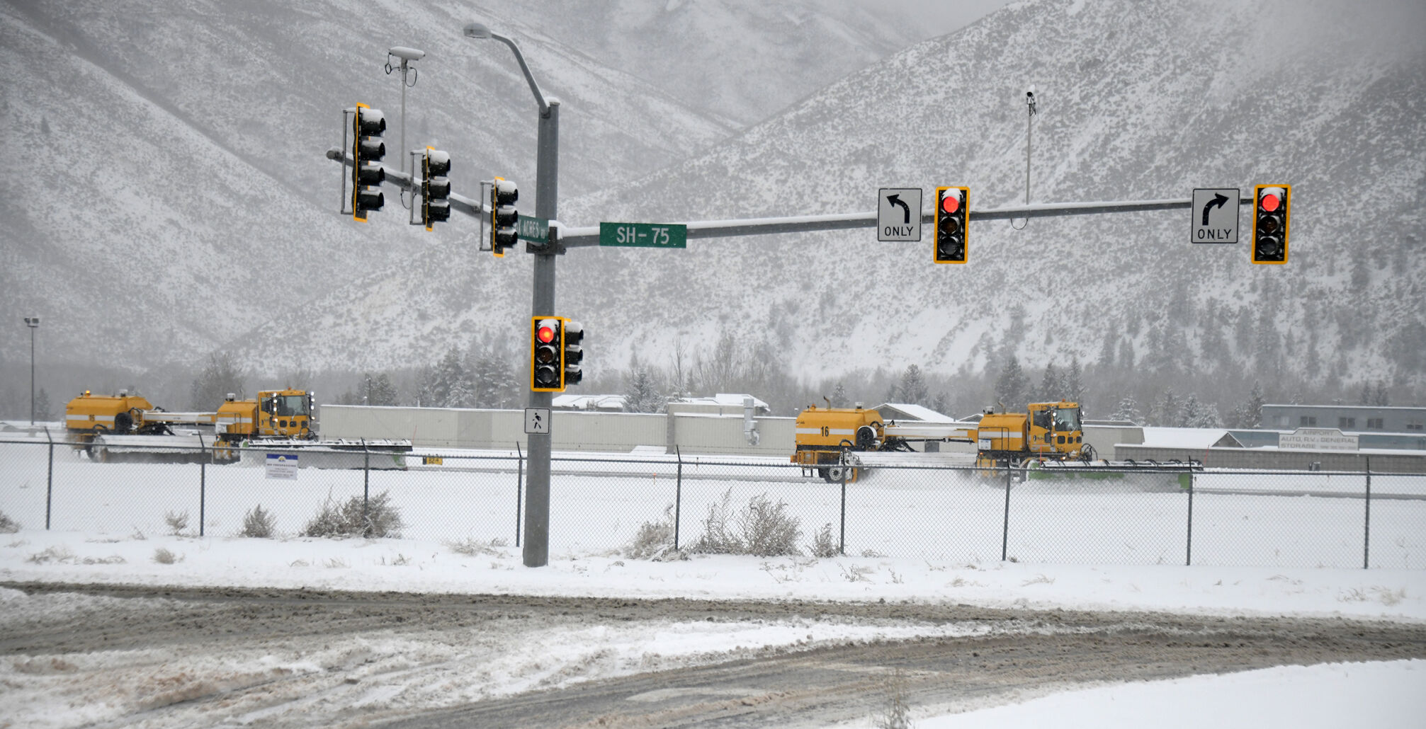 Friedman Airport, Snow plows